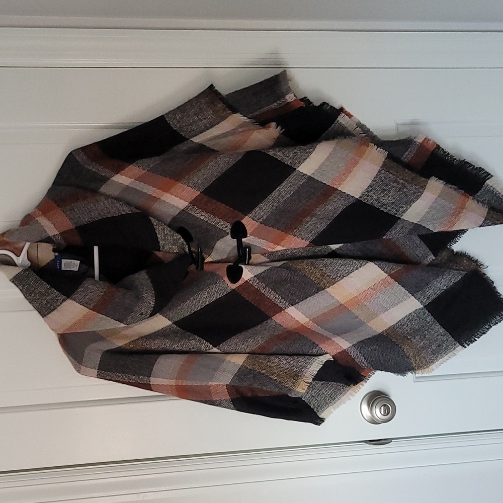 APT. 9 Cape/Poncho/Shawl. NWOT.